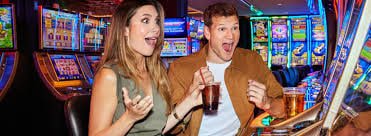 Sân cỏ bóng đá Việt Nam – đặt cược sportsbook tại bom88 cho người chơi Việt
